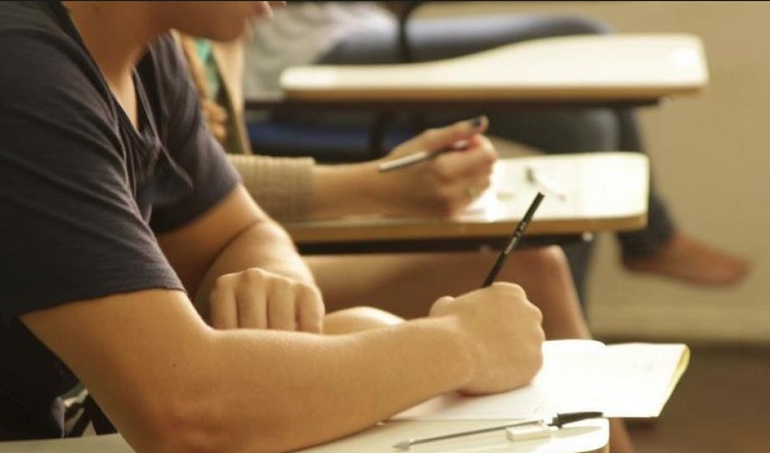 Prefeitura abre inscrições de processo seletivo com 551 vagas e salários de até R$ 3,7 mil 