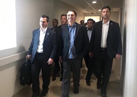 Bolsonaro chega a Brasília depois de ter alta hospitalar