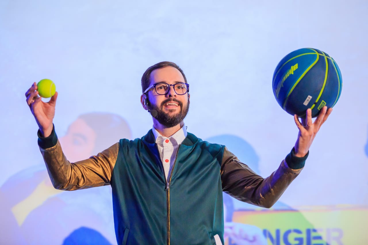 Apresentador do Ciência em Show realiza palestra em Manaus