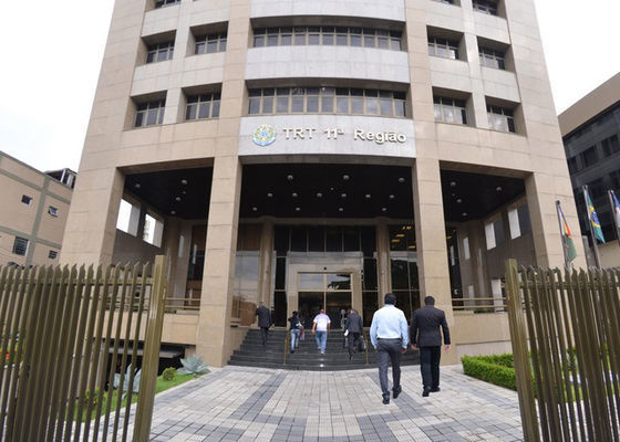 TRT realiza leilão de imóveis residenciais, comerciais e terrenos em Manaus