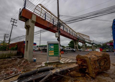 Passarela da Torquato Tapajós será demolida e demais estruturas serão vistoriadas