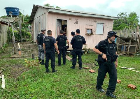 Polícia prende seis pessoas e apreende cinco adolescentes durante operação no Amazonas 