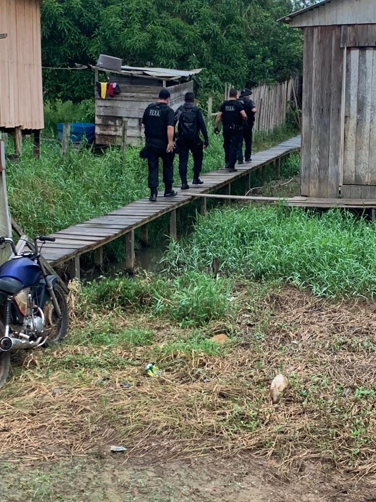 Polícia prende seis pessoas e apreende cinco adolescentes durante operação no Amazonas 