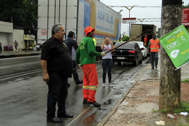 Ação ‘Manaus Mais Limpa’ apreende mais de 160 propagandas irregulares