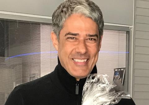 William Bonner posta foto rara com esposa e se declara: 'namorados'