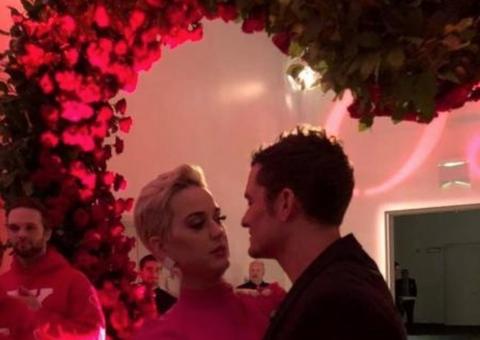 Orlando Bloom pede Katy Perry em casamento no Valentine’s Day