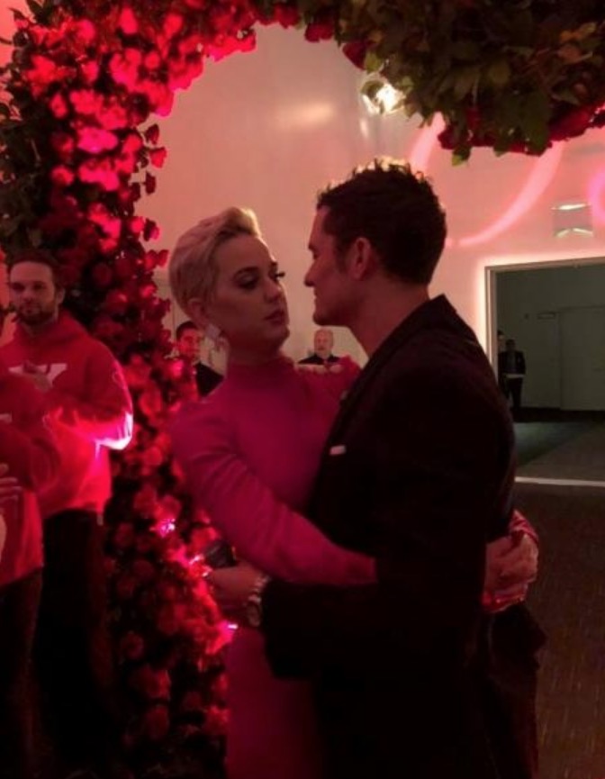 Orlando Bloom pede Katy Perry em casamento no Valentine’s Day