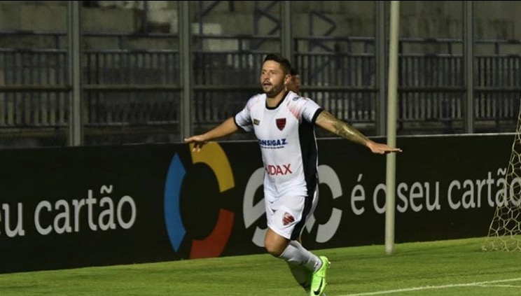 Oeste passa com o rolo compressor pelo Fast em goleada na Colina 