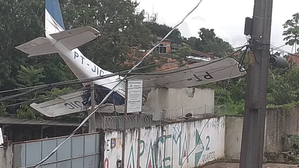 Piloto ferido em queda de aeronave é acusado de furtar avião da Globo