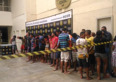 Polícia prende 52 pessoas e apreende três adolescentes durante operação em Manaus
