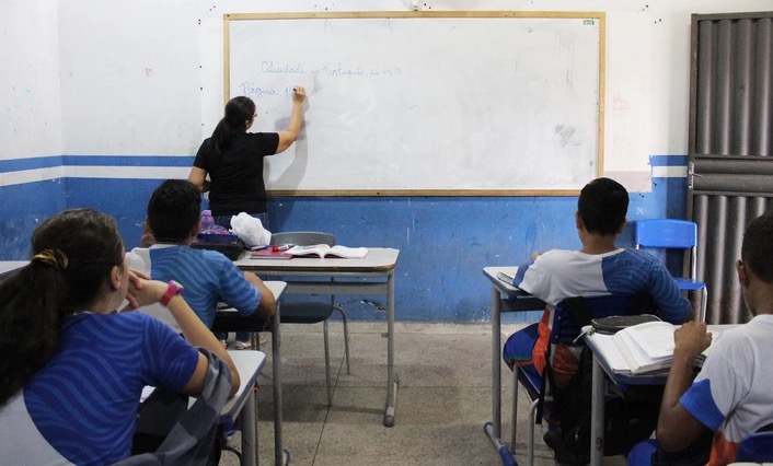 Edital de processo seletivo com 31 vagas para professores é lançado no Amazonas 