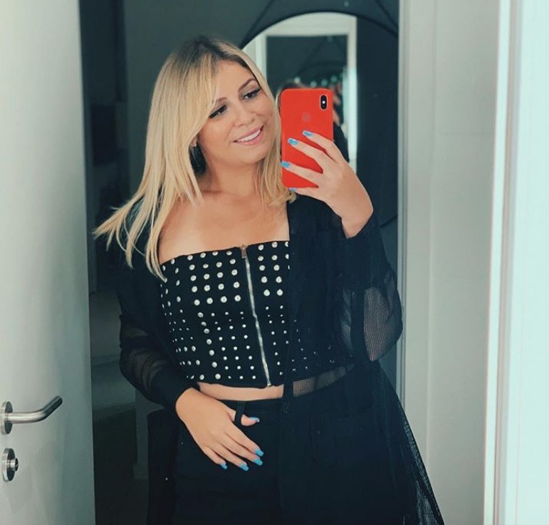 Após emagrecer 25kg, Marília Mendonça coloca silicone nos seios