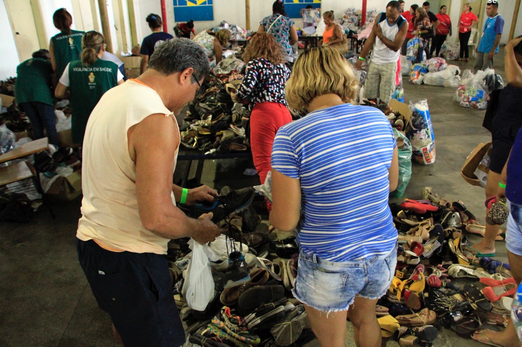 Mais de 400 pessoas do Educandos recebem donativos da campanha Manaus Solidária