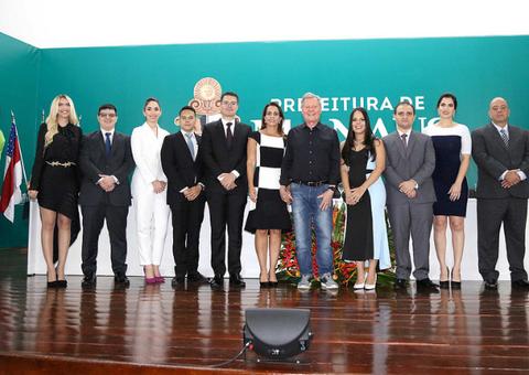 Prefeito empossa oito novos procuradores da PGM