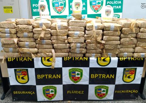 Polícia apreende 260kg de maconha na rodovia AM-070