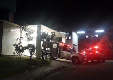 Encapuzado desce de carro e mata homem à queima-roupa em rua de Manaus