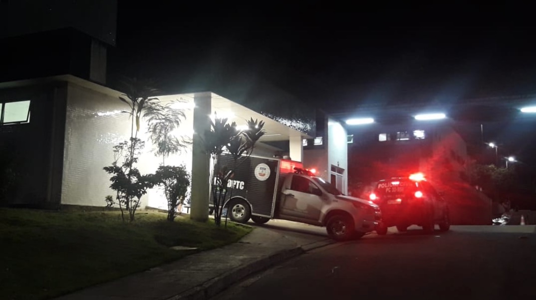 Encapuzado desce de carro e mata homem à queima-roupa em rua de Manaus