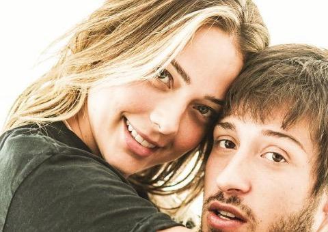 Carol Dantas, mãe do filho de Neymar, é pedida em casamento: 'estou noiva!'