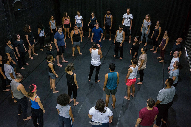 Grupo de Teatro Clowns de Shakespeare realiza laboratório inédito em Manaus