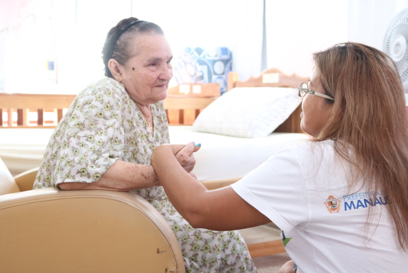 Inscrições para curso de Cuidador de Idosos gera alta demanda em Manaus 