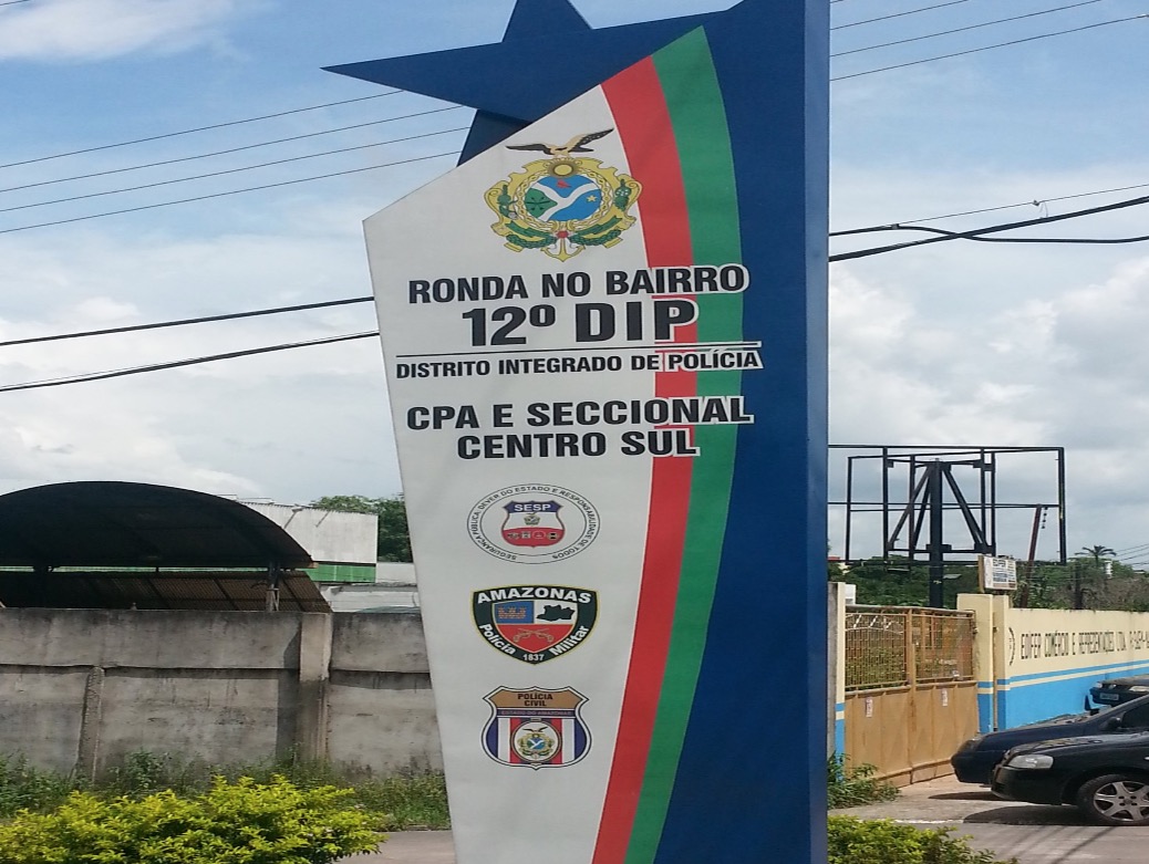 Após roubo, assaltante atrapalhado cai de ônibus e leva surra de passageiros em Manaus