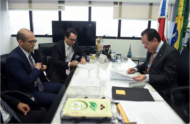 TJAM firma acordo para agilizar atividades da Polícia Rodoviária Federal no Estado