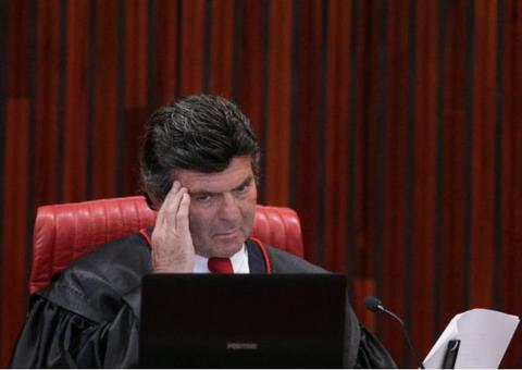 Governo recorre de decisão que manteve adicional de 25% a aposentados que precisam de cuidadores