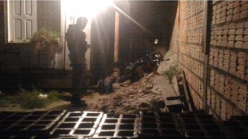 Homem é morto a tiros em frente à própria casa em Manaus