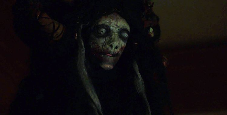 Terror ‘Into the Dark’ ganha trailer cheio de rituais satânicos. Assista