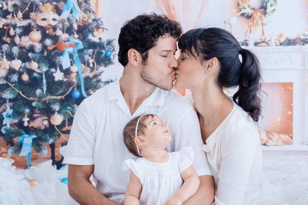 José Loreto admite erro e pede perdão a Débora Nascimento 