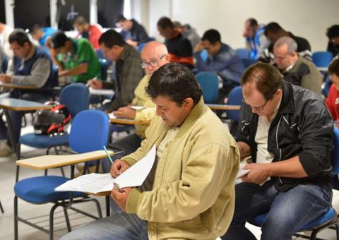 Prefeitura de Manaus lança edital de concurso público com salários de até R$ 17,4 mil