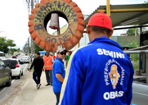 Quase 200 propagandas publicitárias são retiradas de locais inadequados em Manaus