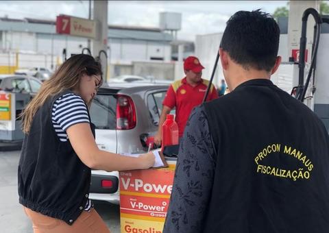 Quinze postos de combustíveis são multados pelo Procon em Manaus