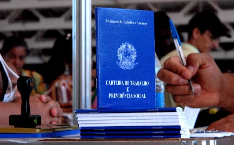 Amazonas registra maior queda na taxa de desemprego do Brasil, segundo o IBGE