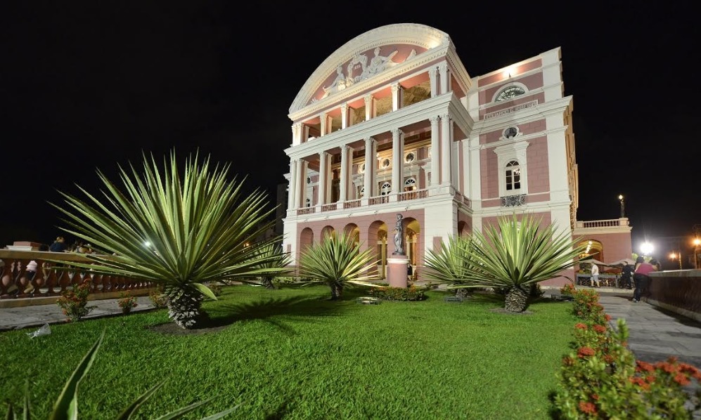 Teatro Amazonas recebe recital de cravo Melancolia neste domingo