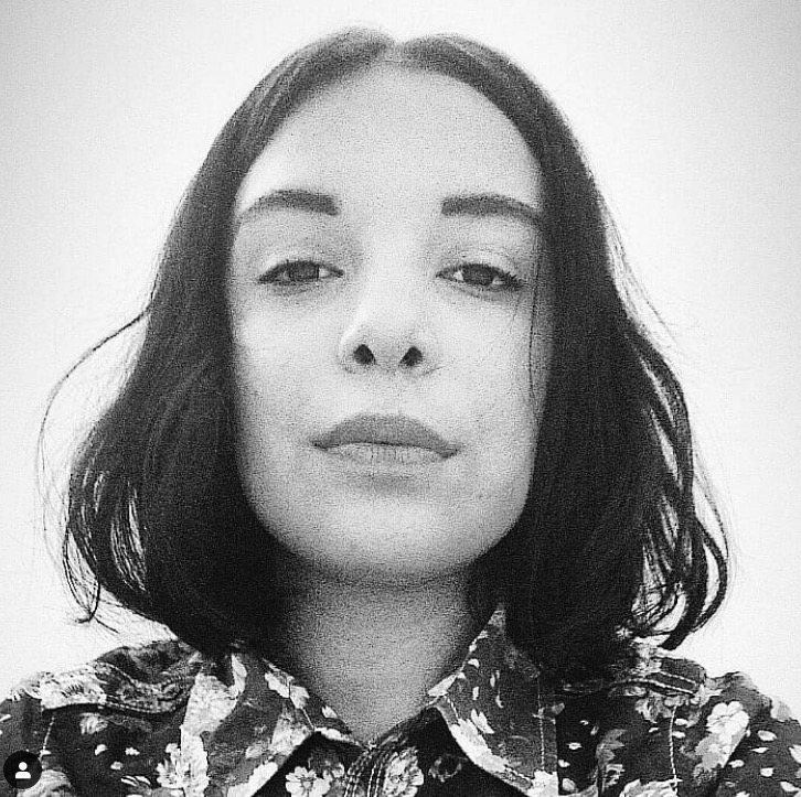 Jovem foi obrigada pelo padrasto a comer o próprio vômito: 'eu era usada como um lixo'