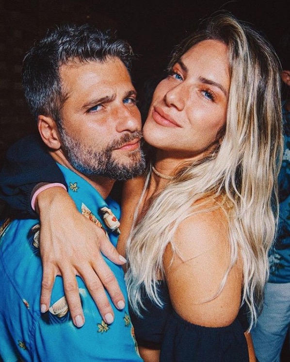 Bruno Gagliasso rebate críticas: ‘Larga um pouquinho dessas fake news’