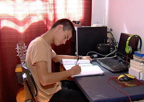 Jovem é aprovado em universidade federal mas é eliminado por ter se declarado pardo 