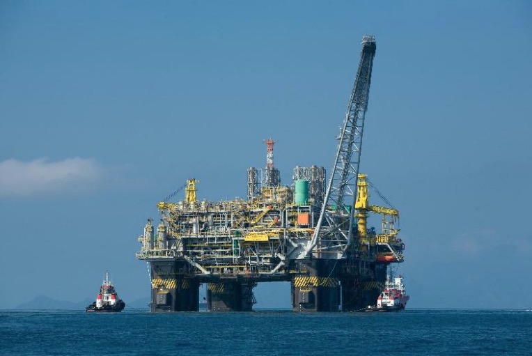 Petrobrás informa vazamento em plataforma na Bacia de Campos