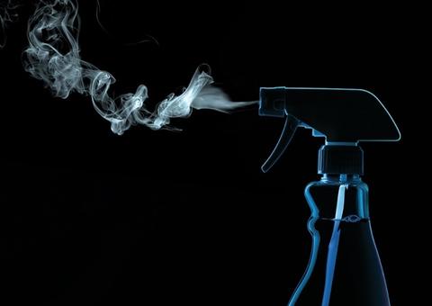 Estudo revela que produtos de limpeza fazem quase tão mal quanto fumar; entenda 