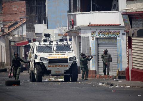 Colômbia registra 285 feridos na fronteira com a Venezuela