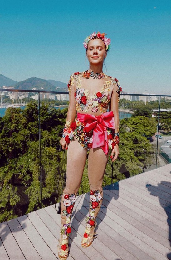 Carolina Dieckmann se pronuncia sobre foto de suposto beijo em José Loreto