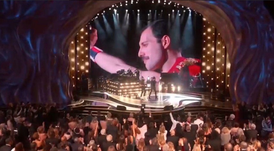 Sem mestre de cerimônias, Oscar 2019 começa com show da banda Queen