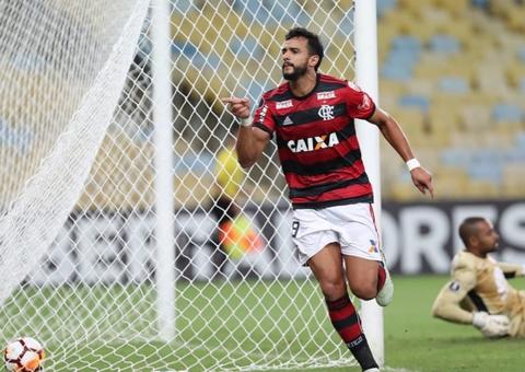 Flamengo acerta venda de Henrique Dourado para a China 