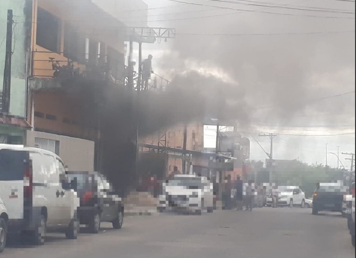 Incêndio causa pânico entre clientes de academia em Manaus