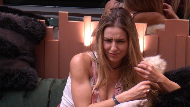 Após 'Jogo da Discórdia', Paula elogia Elana e critica Isabella