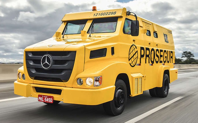 TRT11 mantém justa causa de vigilante que bloqueou portão da empresa com carro forte 