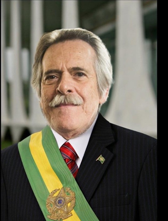 José de Abreu se declara presidente do Brasil e bomba na internet