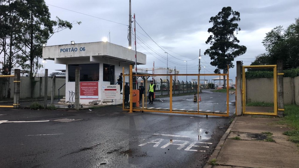 Ladrões roubam 9 mil celulares em terminal de cargas no aeroporto