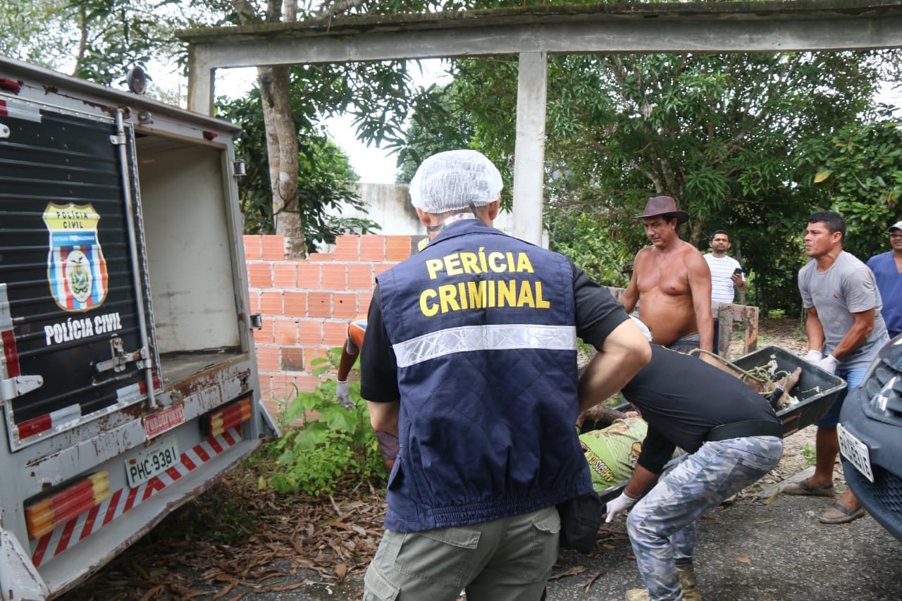 Corpo de homem é encontrado dentro de fossa em casa de Manaus